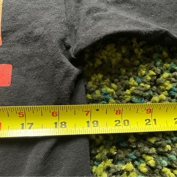 WWE Ronda Rousey Black T (M) - Picture 5 of 6